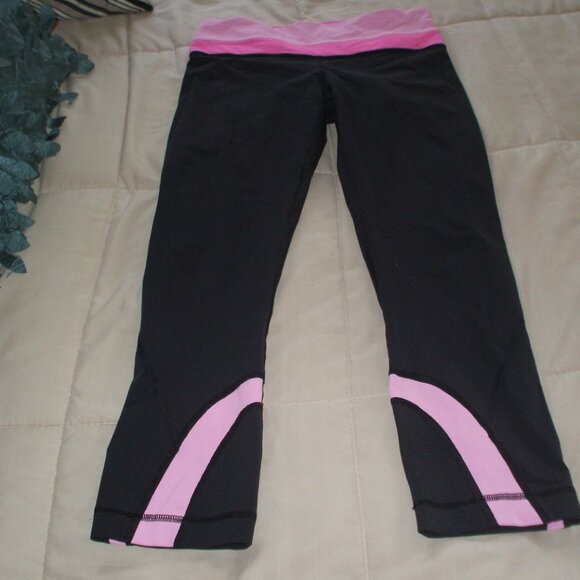 LuluLemon Pink & Black leggings small - Picture 3 of 4